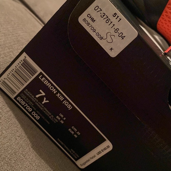 Women’s Black/Black-HYPR ORANGE LEBRON XIII (GS) size 7Y - Picture 3 of 4